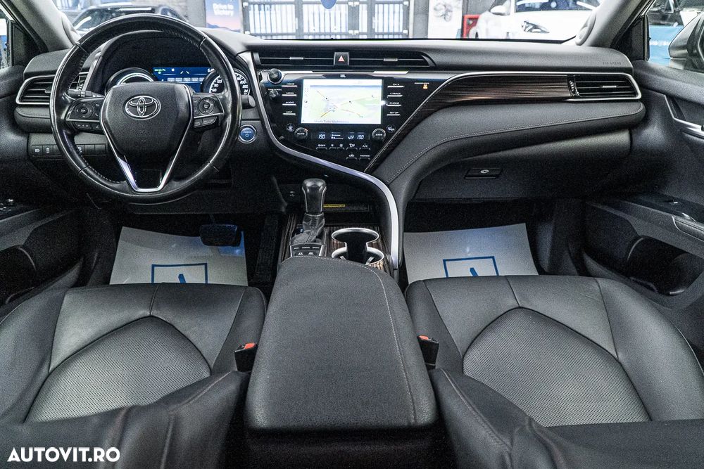 Toyota Camry 2.5 Hybrid Exclusive - 39