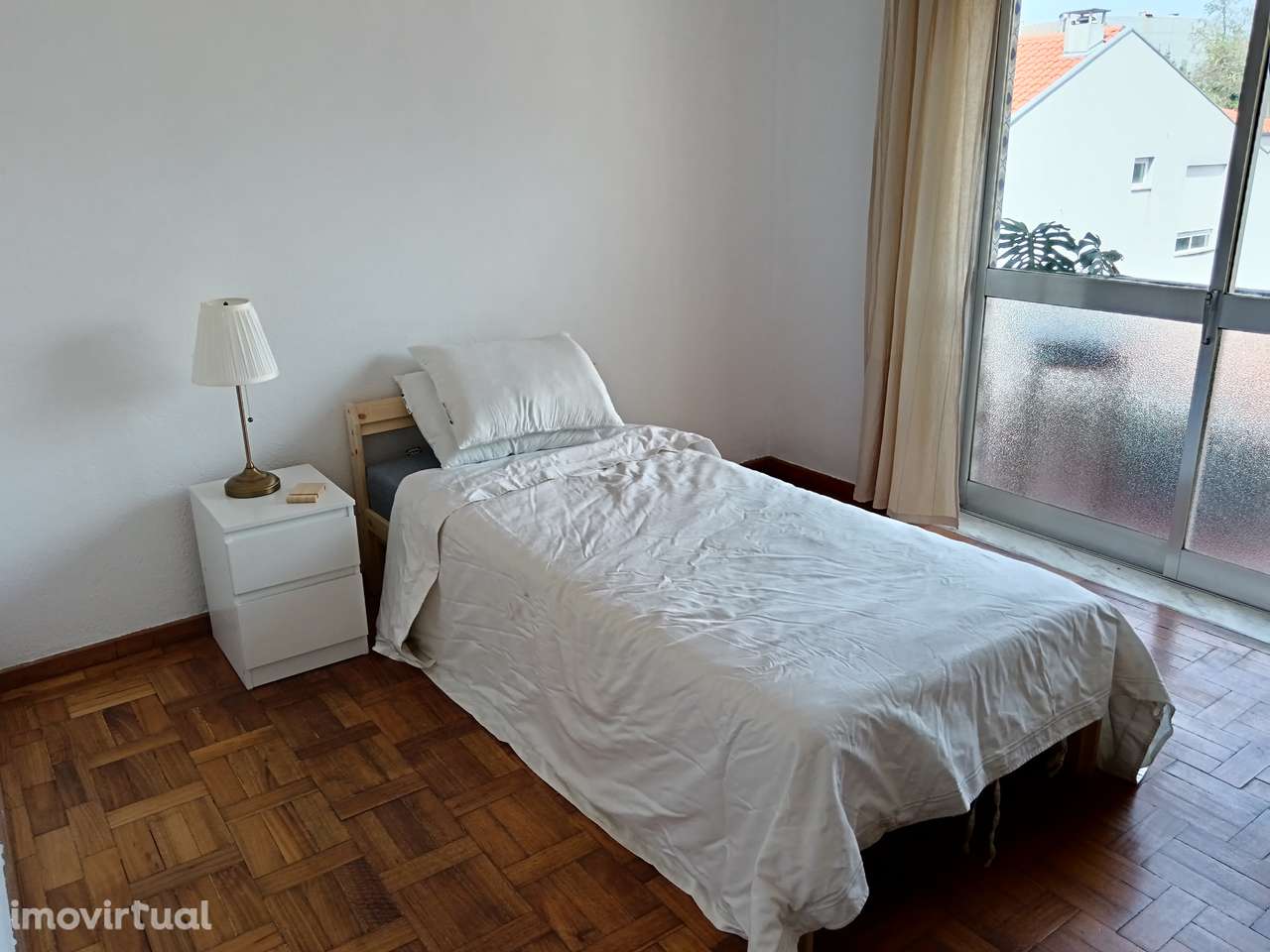 Quarto no centro perto da Avenida Central - Grande imagem: 2/10