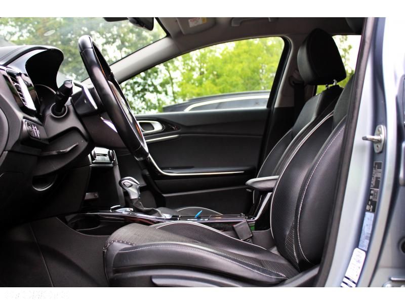 Kia Ceed 1.6 CRDi mHEV L DCT - 10