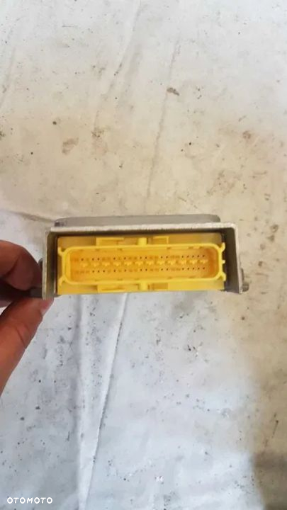 Moduł sterownik sensor AIRBAG  AUDI A6 C7 - 2