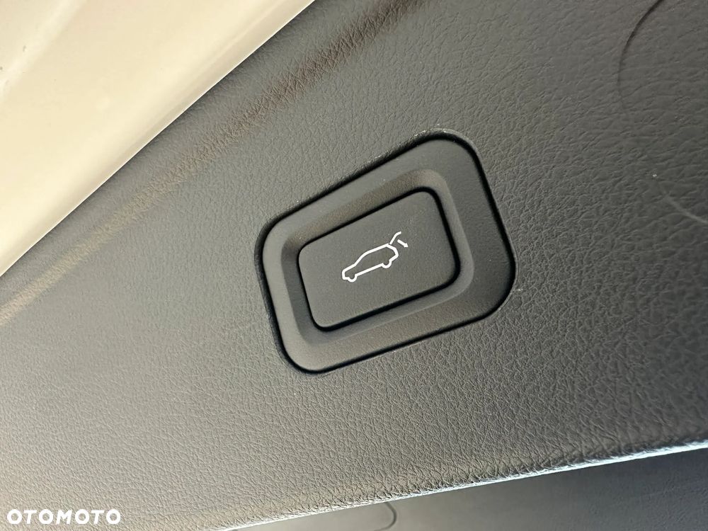 Bestune B70 2.0T Elegance - 12