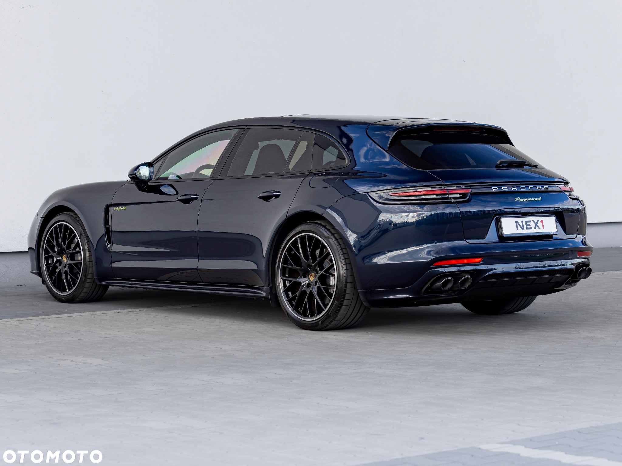 Porsche Panamera 4 10 Years Edition - 11