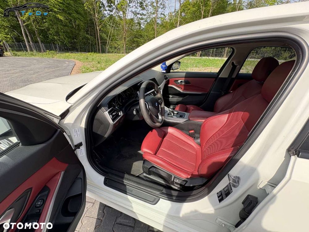 BMW Seria 3 318d M Sport - 22