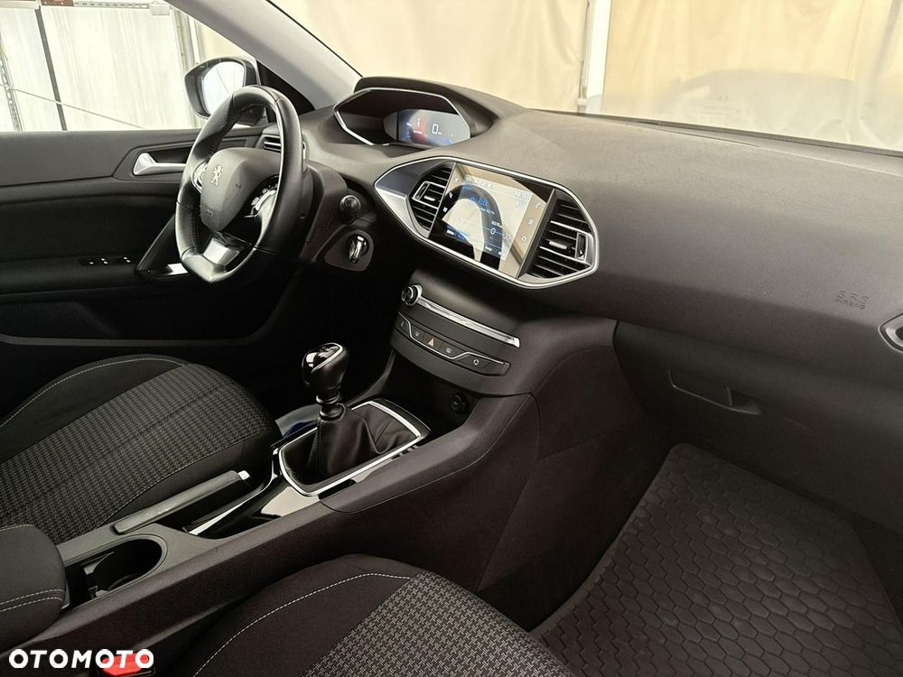 Peugeot 308 - 24