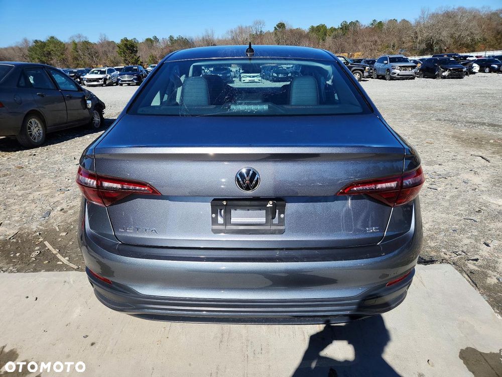 Volkswagen Jetta - 7