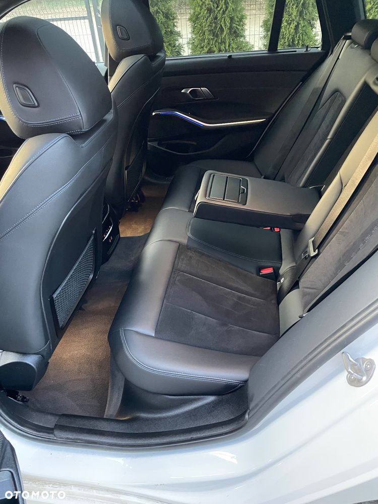 BMW Seria 3 318d Sport Line - 13