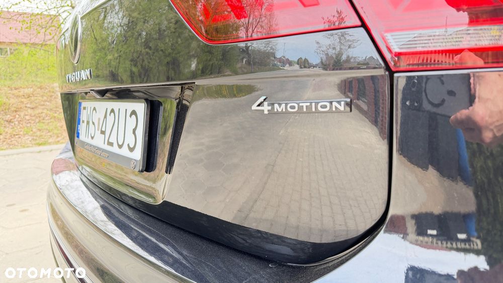 Volkswagen Tiguan 2.0 TDI SCR 4MotION DSG R-Line - 16