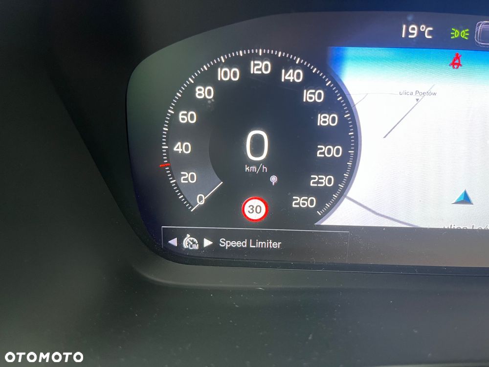 Volvo XC 40 D3 Momentum Pro - 31