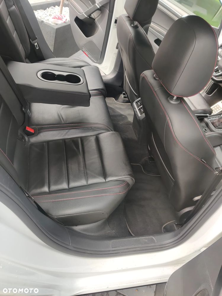 Volkswagen Golf GTI 2.0 TSI OPF DSG Performance - 24