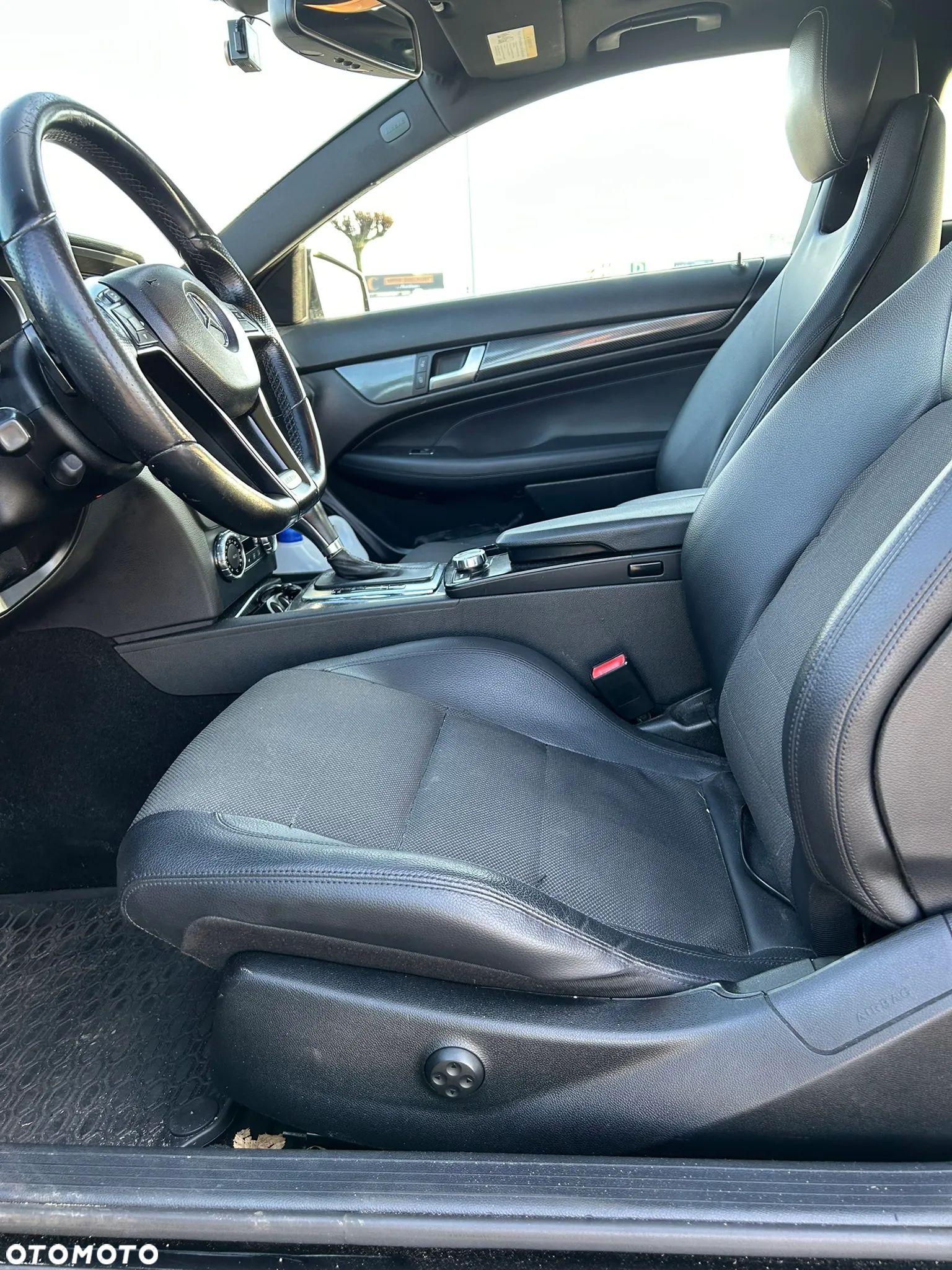 Mercedes-Benz Klasa C 250 CGI BlueEff - 22