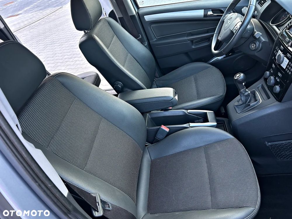 Opel Zafira 1.8 Cosmo - 12