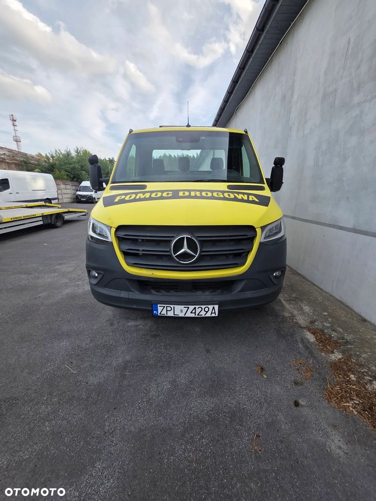 Mercedes-Benz Sprinter - 2