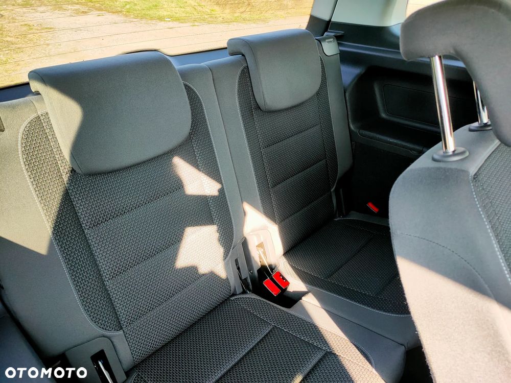 Volkswagen Touran 1.4 TSI STYLE - 29