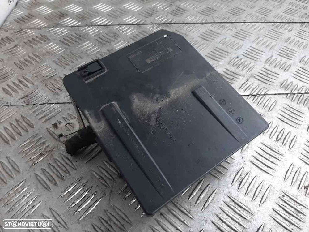 CAIXA RELÉS / FUSÍVEIS RENAULT MEGANE II 2006 -8200481867F - 1
