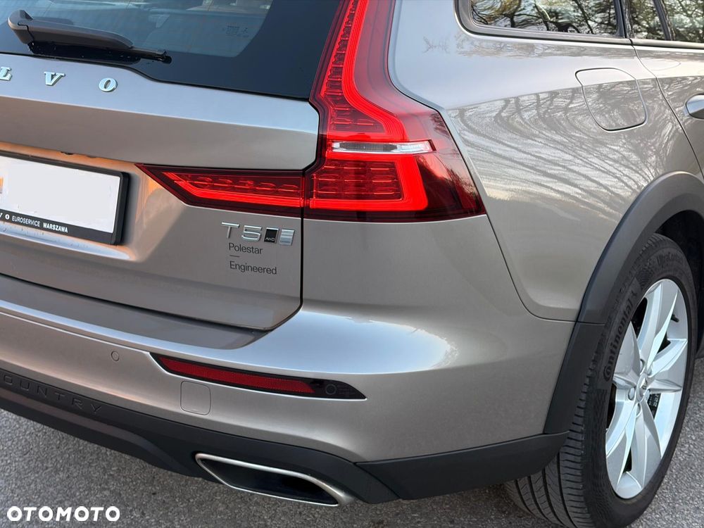 Volvo V60 Cross Country T5 AWD Geartronic Pro - 4