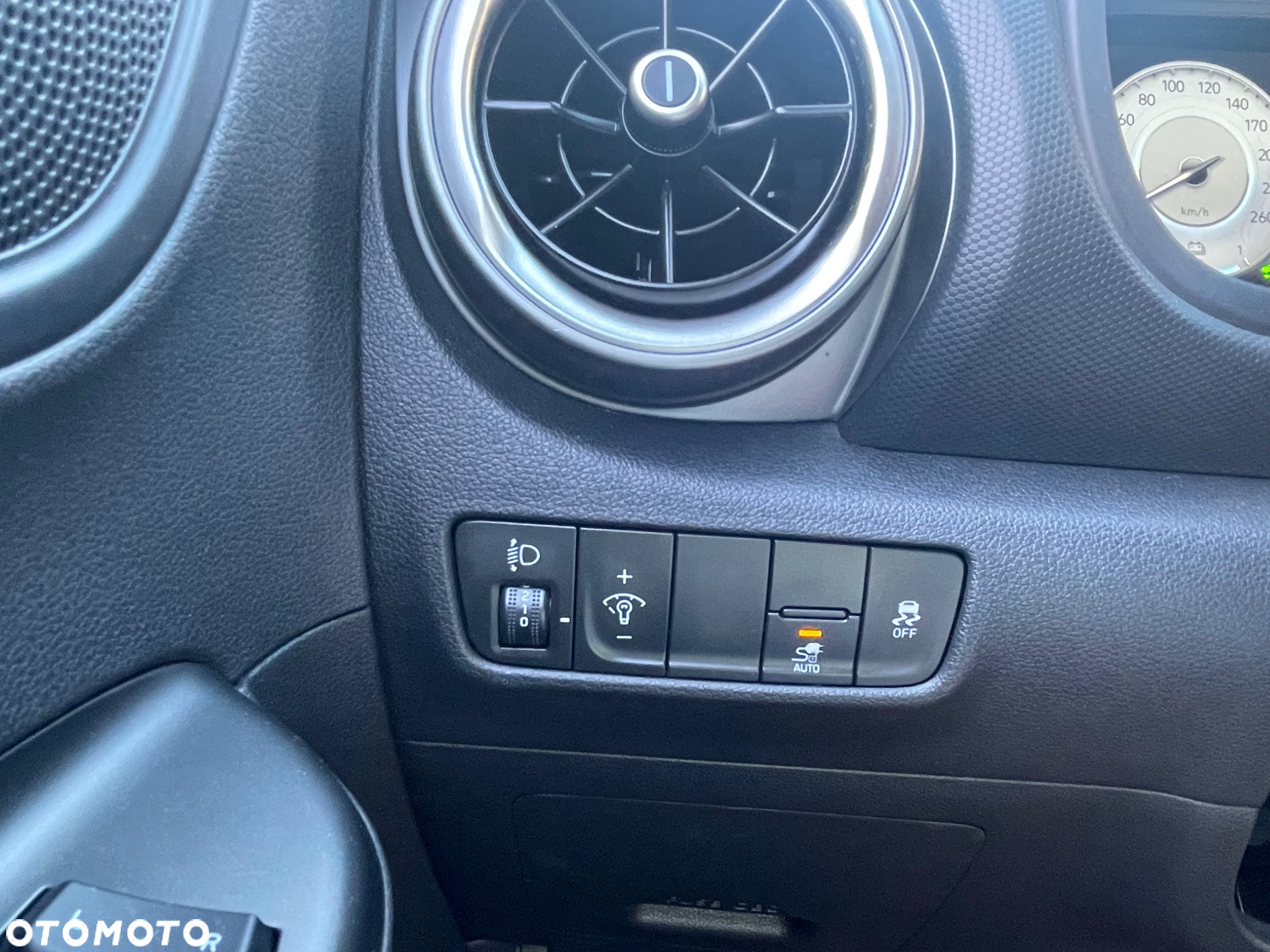 Hyundai Kona Electric 64kWh Style - 13