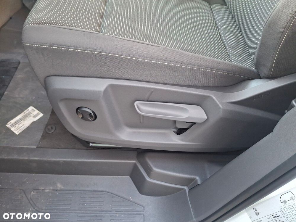 Volkswagen Multivan - 20