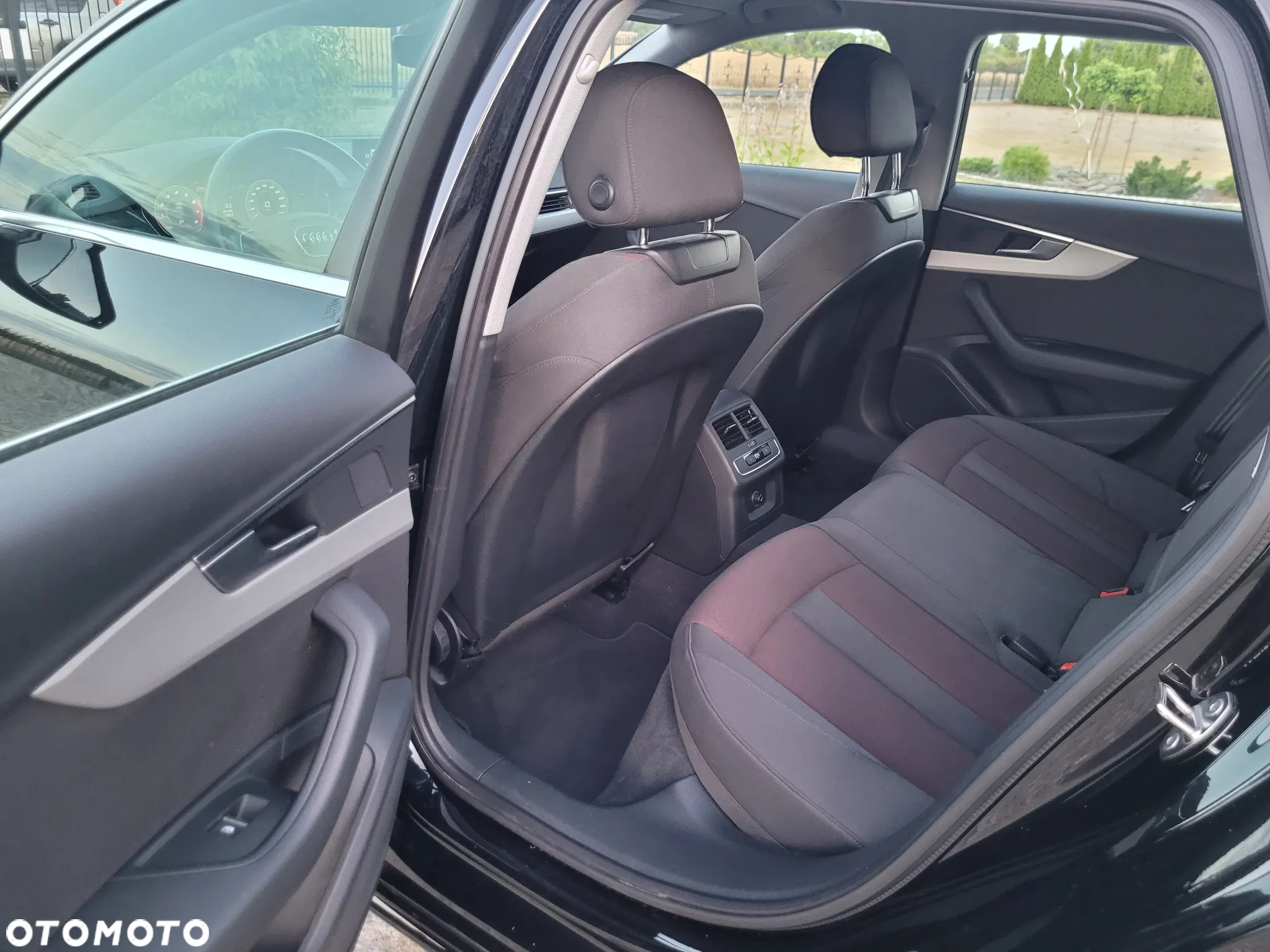 Audi A4 Avant 40 TFSI S tronic - 8