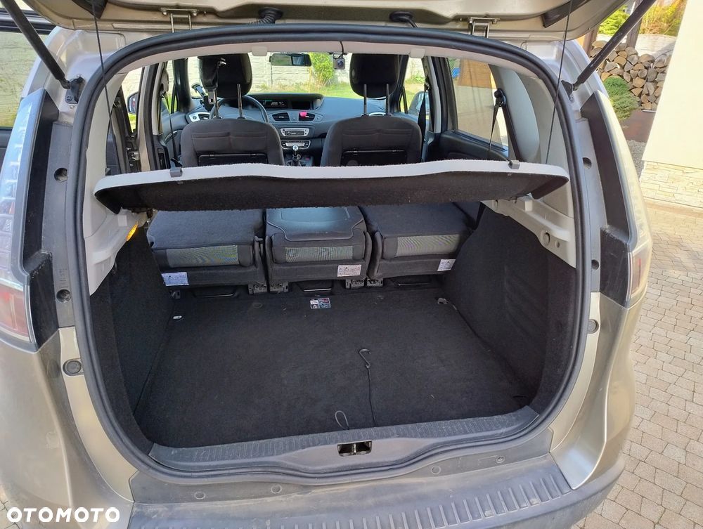 Renault Scenic - 16