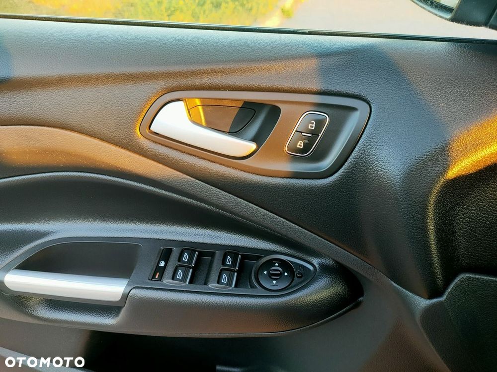Ford Kuga - 13