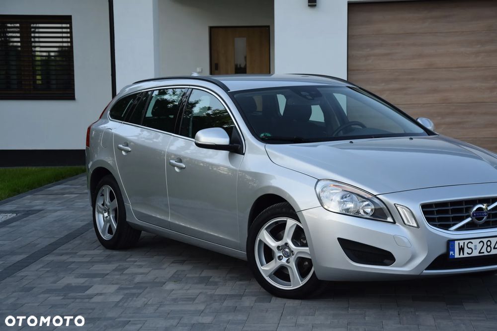 Volvo V60 D3 Momentum - 9