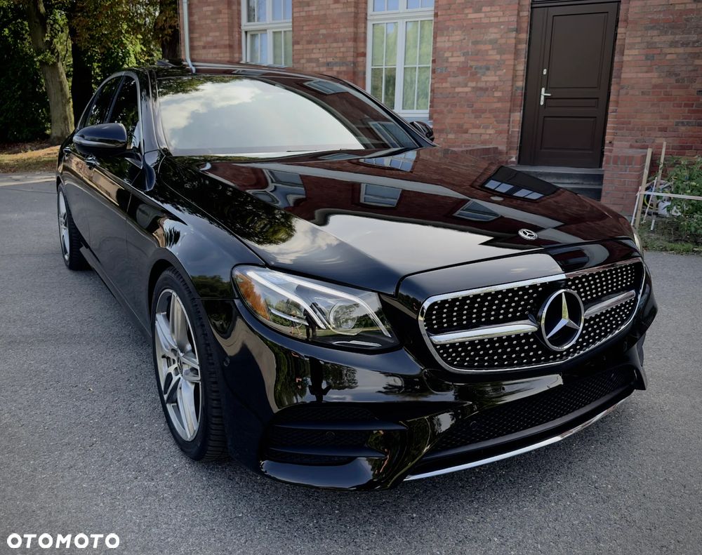 Mercedes-Benz Klasa E 300 9G-TRONIC AMG Line - 1