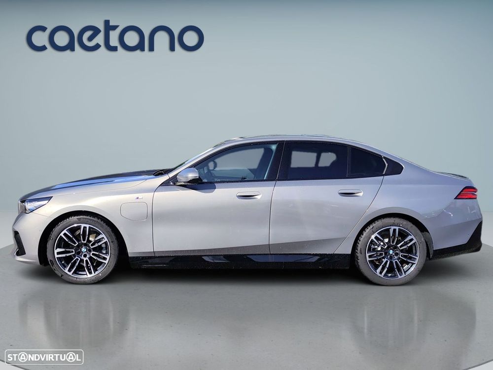 BMW 530 e Pack Desportivo M - 5