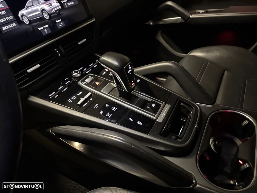 Porsche Cayenne Turbo Tiptronic S - 11