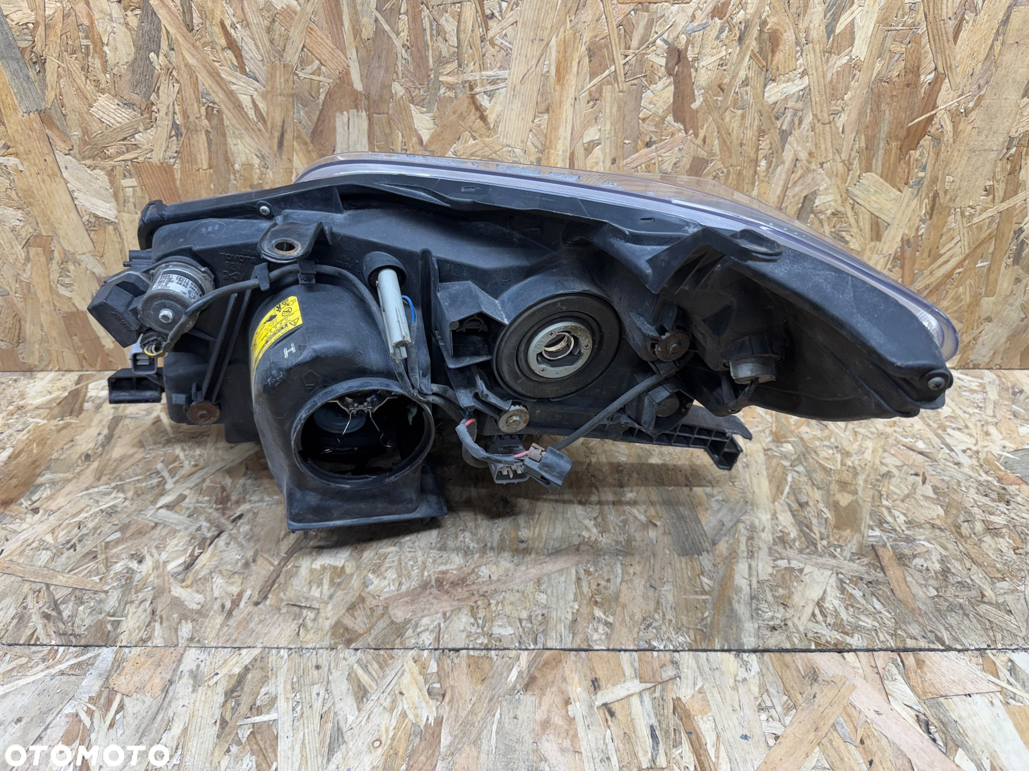 Przednia prawa lampa Toyota land cruiser 150 - 2