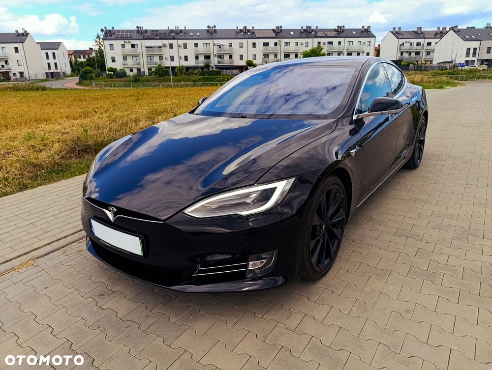 Tesla Model S - 39
