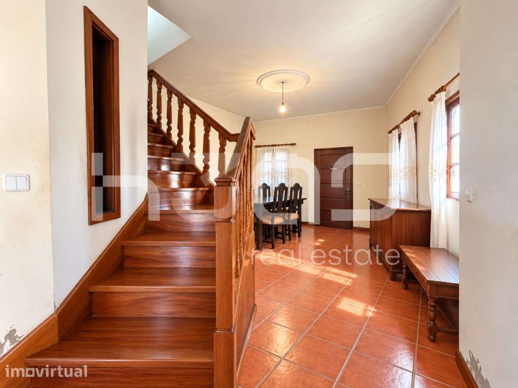 Moradia T2 com Terraço, Varanda e Anexo às Portas de Vila Verde - Grande imagem: 3/25