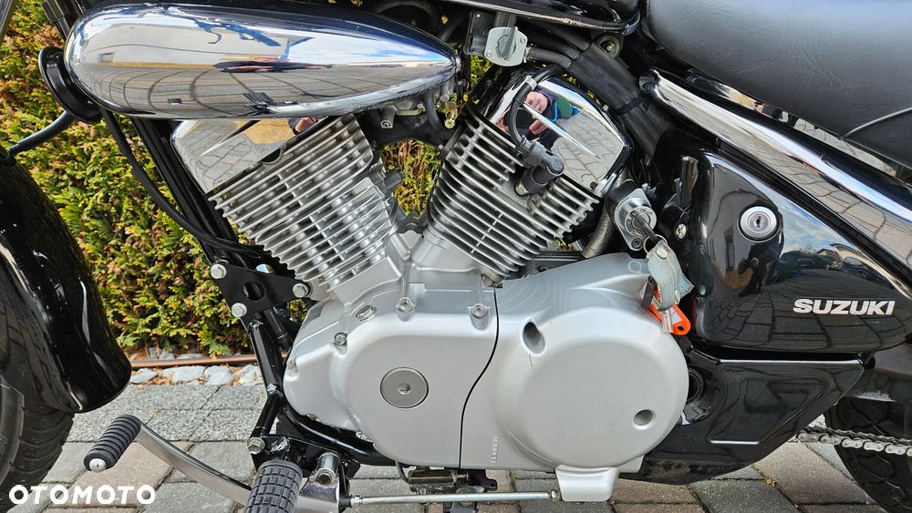 Suzuki Intruder - 28