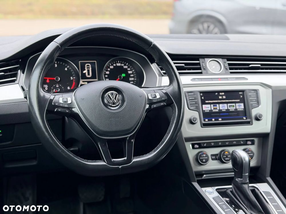 Volkswagen Passat - 24
