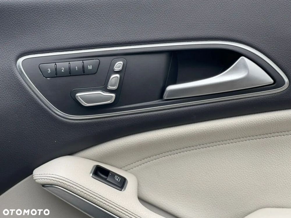 Mercedes-Benz CLA 250 4-Matic AMG Line - 20