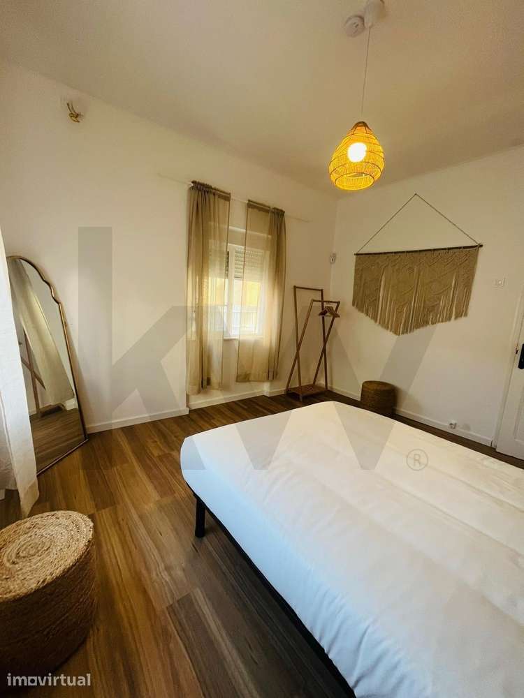 Hostel Renovado com 10 Quartos na Costa da Caparica - Grande imagem: 4/47