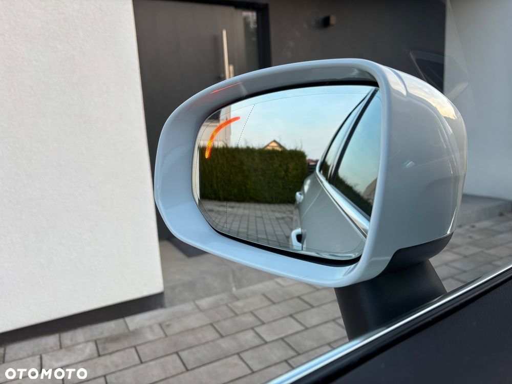 Volvo XC 60 B4 B Momentum Pro - 16