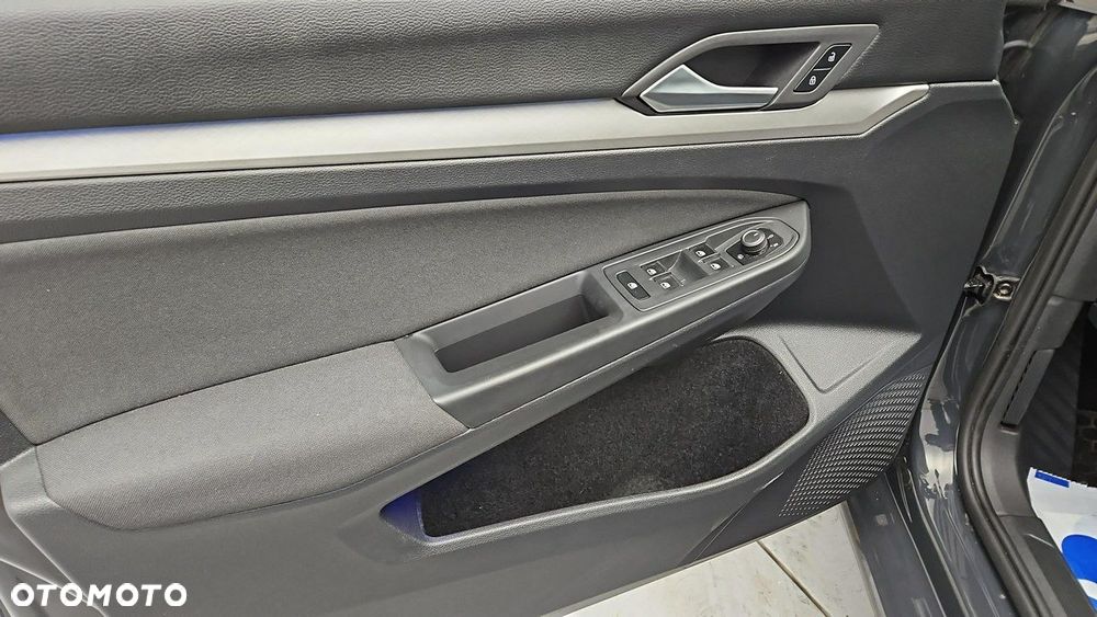 Volkswagen Golf - 10
