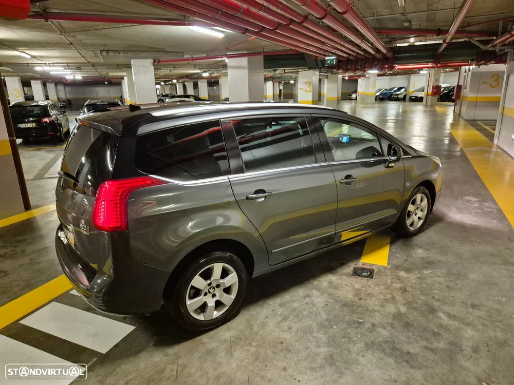 Peugeot 5008 1.6 E-HDi Allure 2-Tronic - 10