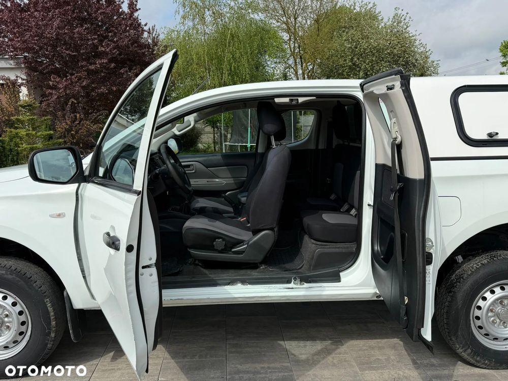 Mitsubishi L200 2.4 d CC Invite - 12