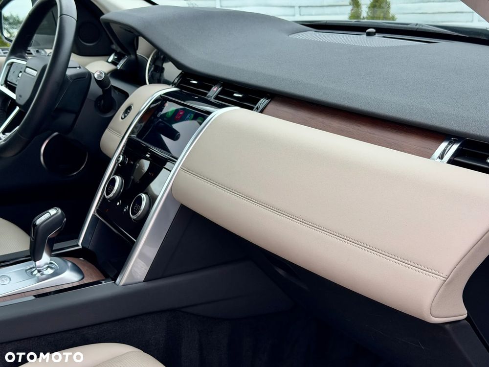 Land Rover Discovery Sport - 13