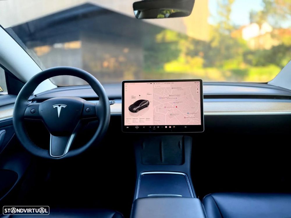 Tesla Model 3 - 3