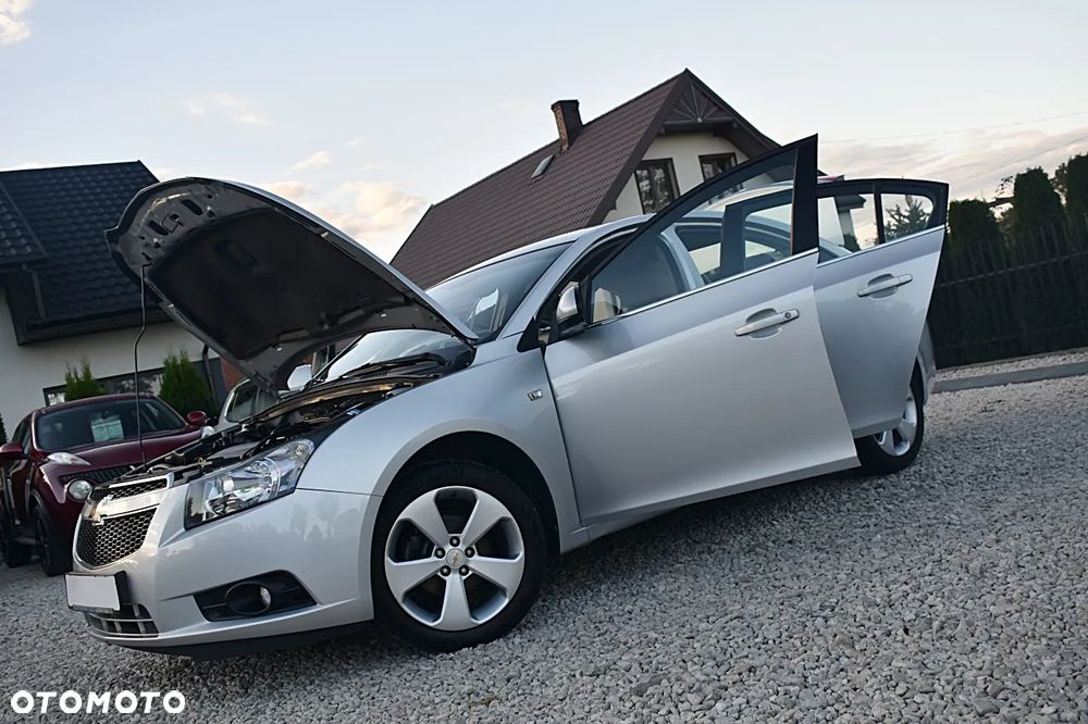 Chevrolet Cruze 1.8 LT - 13