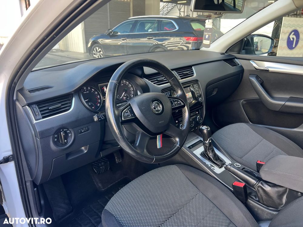 Skoda Octavia 2.0 TDI ELEGANCE DSG - 22