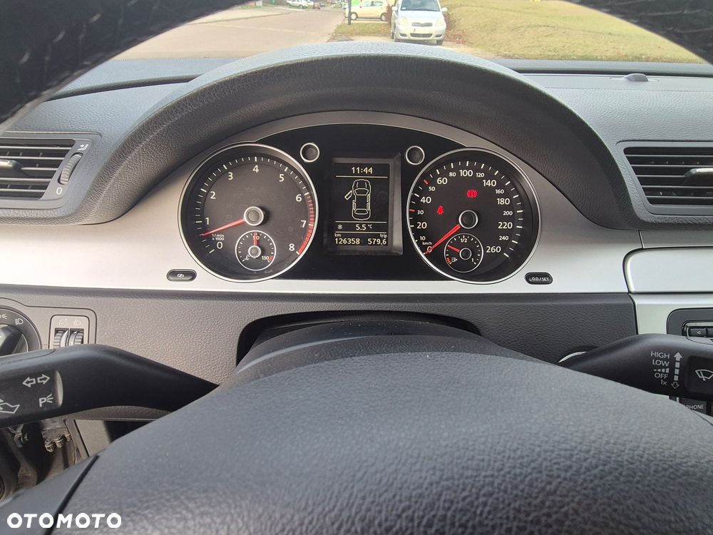 Volkswagen Passat 1.8 TSI Individual - 18