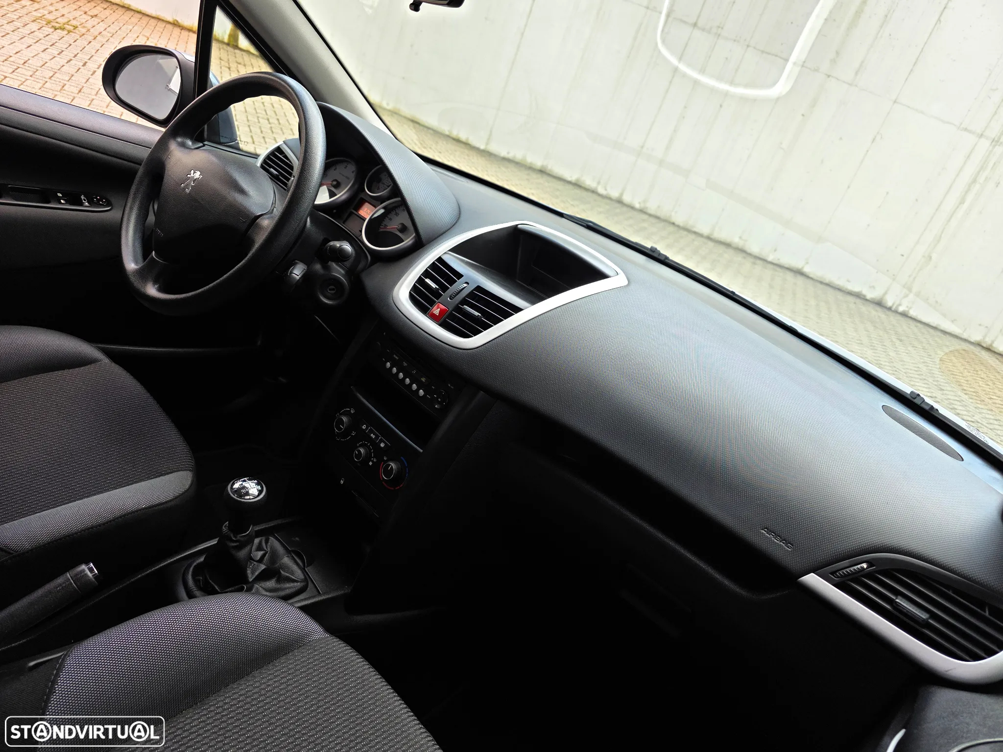 Peugeot 207 1.4 16V Active - 39