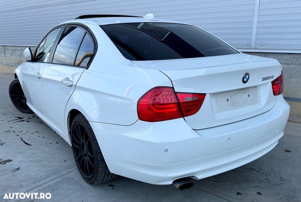BMW Seria 3 320d DPF Aut. Edition Exclusive - 26