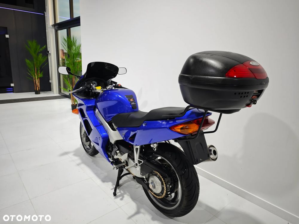 Honda VFR - 15