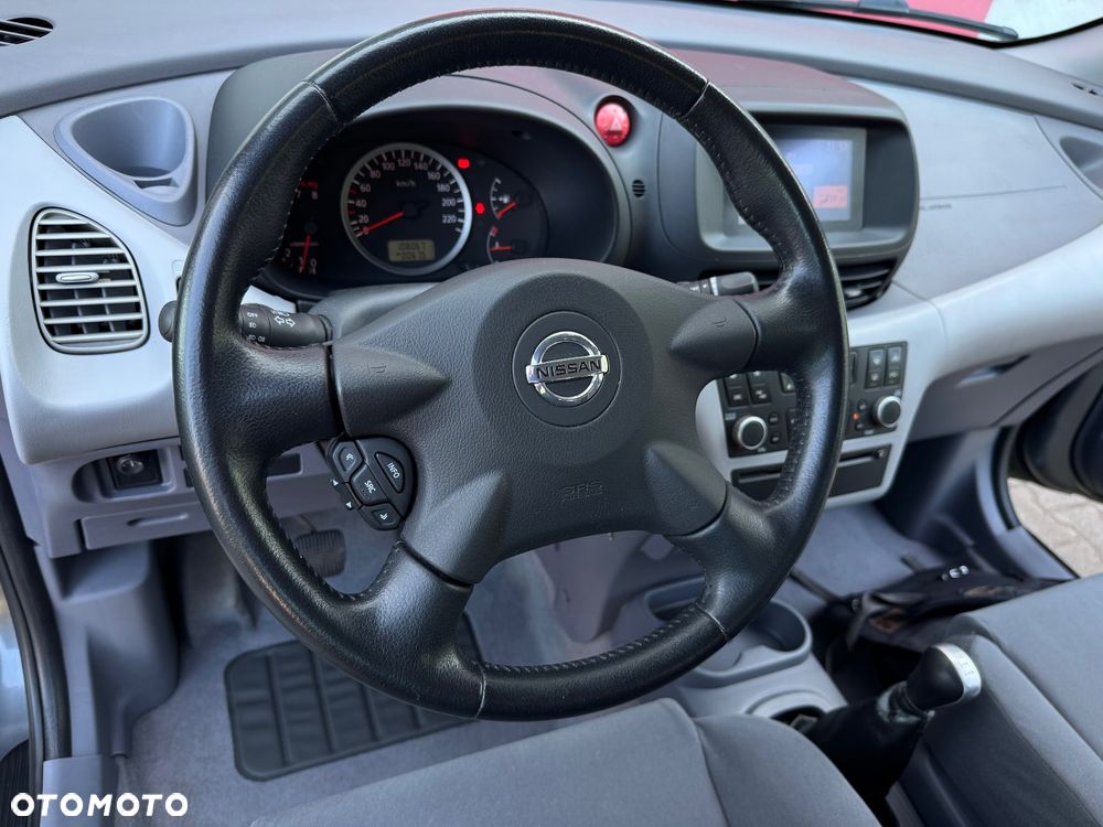Nissan Almera Tino - 23