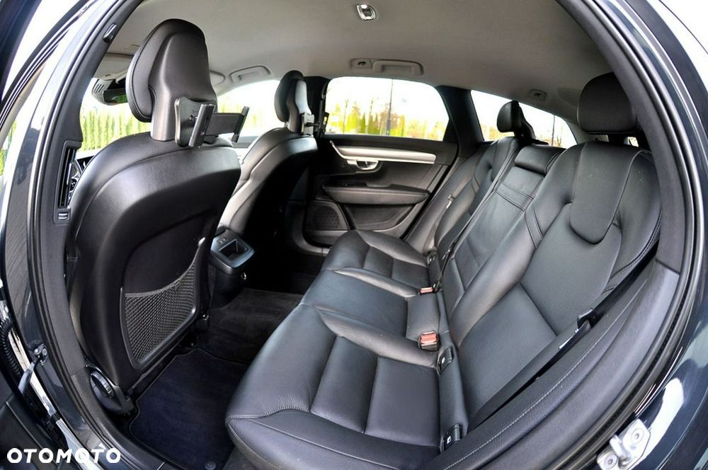 Volvo V90 D3 Momentum Pro - 18