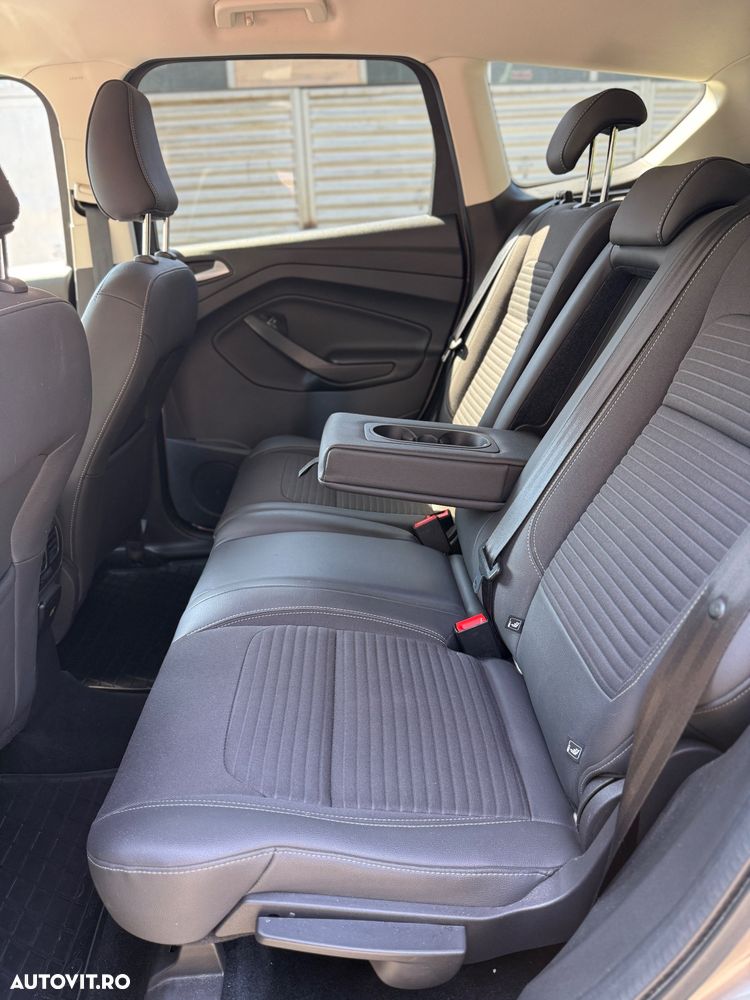 Ford Kuga 2.0 TDCi 4WD Powershift Titanium - 11